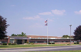 Image of Fremont Ross High School in Sandusky County (OHWiki/CC BY-SA 2.5 via Wikimedia Commons)