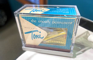 Toni's perm kit 'Toni, the uncurly permanent'.